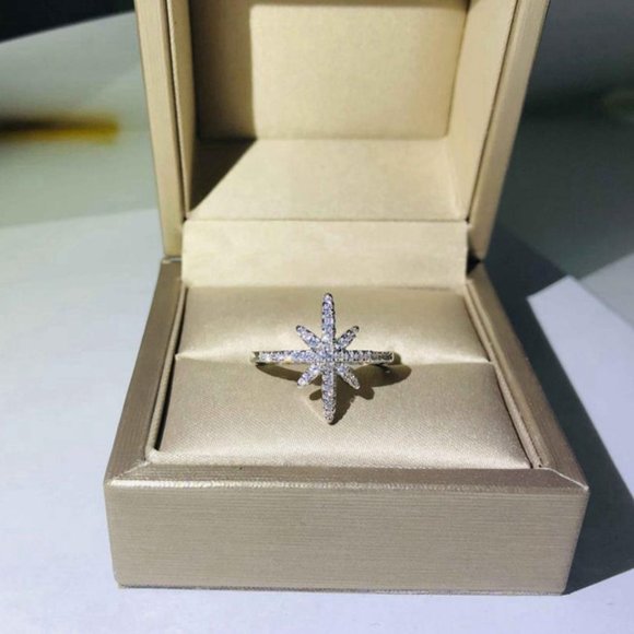 NEW 18K White Gold Diamond Shooting Star Ring - Picture 6 of 7